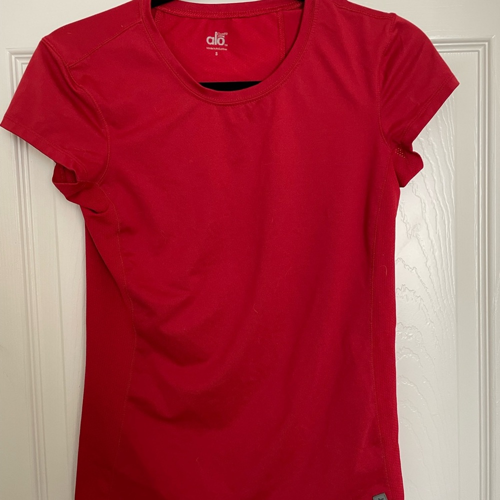 ALO Yoga Women's Red Short Sleeve Top